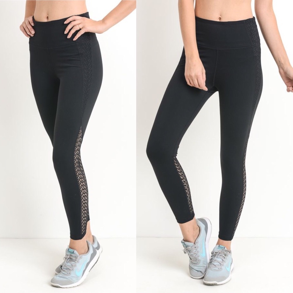 Black Mesh Detail Active Leggings - Picture 2 of 5